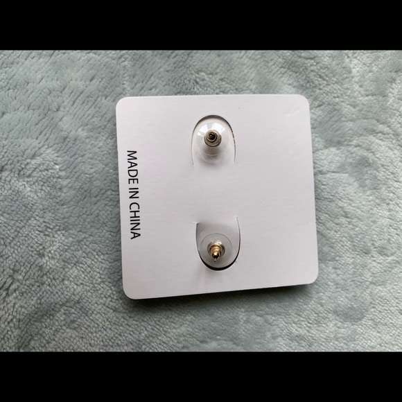 Reindeer pearl earrings - Picture 2 of 2